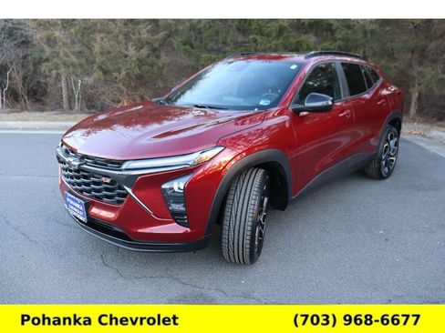 Used 2024 Chevrolet Trax RS w/ Sunroof Package image 3