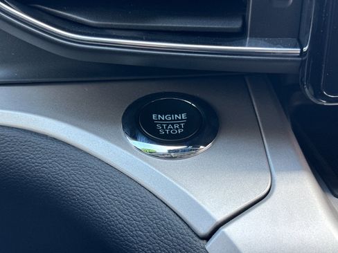 Used 2024 Ford Explorer XLT w/ Equipment Group 202A image 25