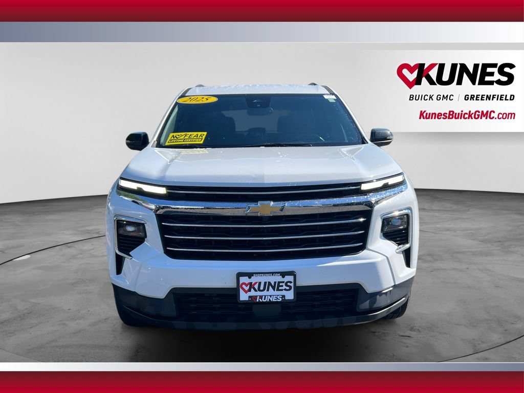 Used 2025 Chevrolet Traverse LT AWD/4WD image 4