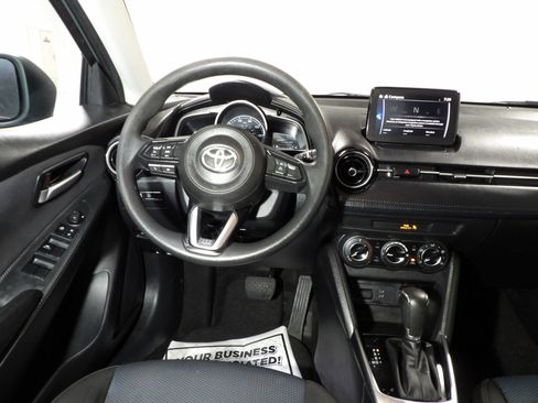 Used 2019 Toyota Yaris LE FWD image 11