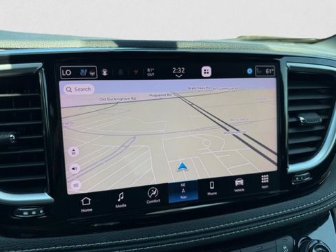 Used 2023 Chrysler Pacifica Limited w/ Uconnect Theater Family Group AWD/4WD image 16