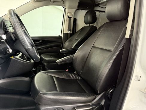 Used 2018 Mercedes-Benz Metris w/ Blind Spot Assist Package image 28