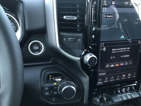 New 2026 RAM 1500 4x4 Crew Cab image 26