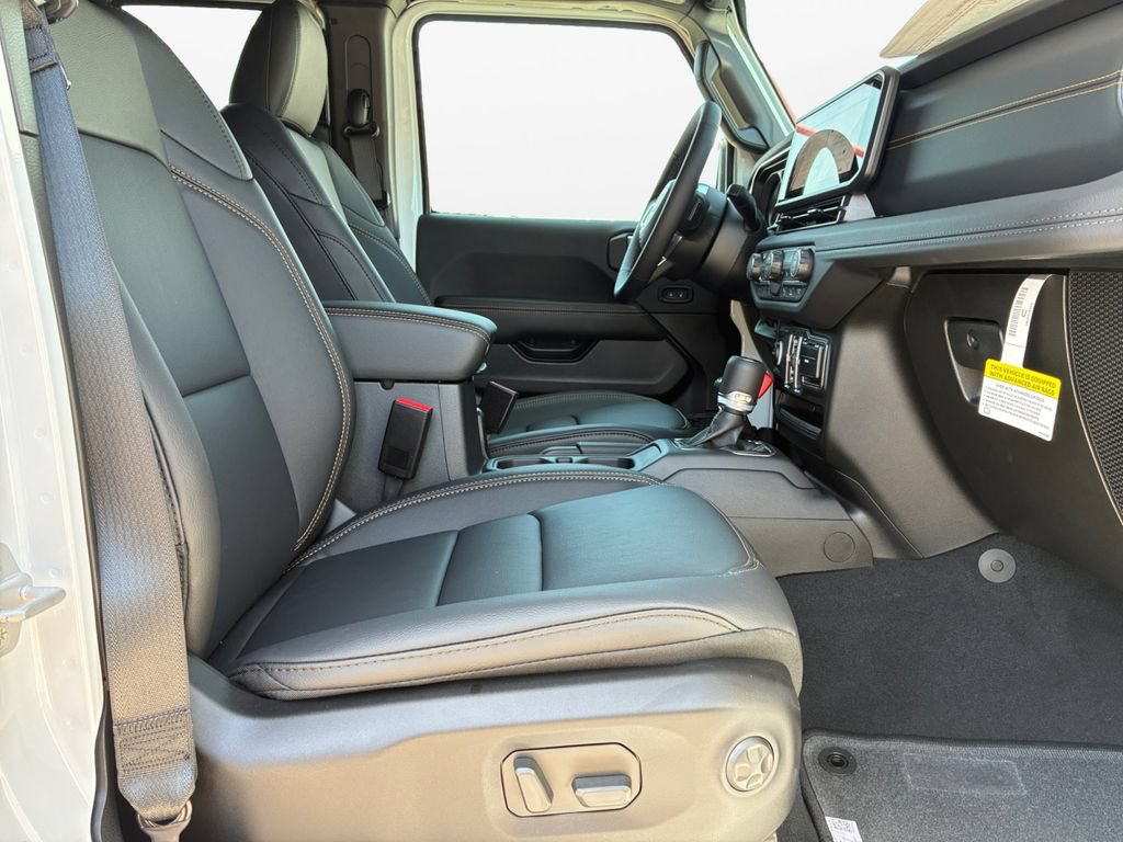 New 2026 Jeep Wrangler Unlimited Sahara AWD/4WD image 24