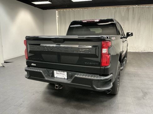 Used 2022 Chevrolet Silverado 1500 Custom w/ Rally Edition AWD/4WD image 5