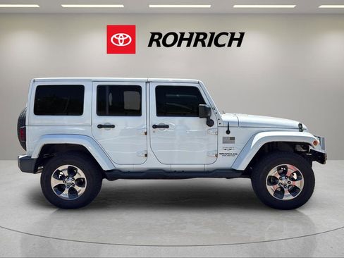 Used 2016 Jeep Wrangler Unlimited Sahara w/ Connectivity Group AWD/4WD image 5