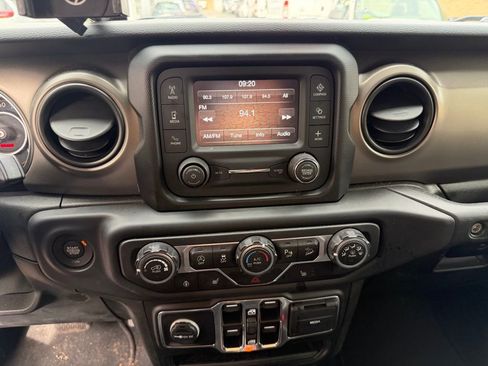 Used 2020 Jeep Wrangler Unlimited Sport S image 24