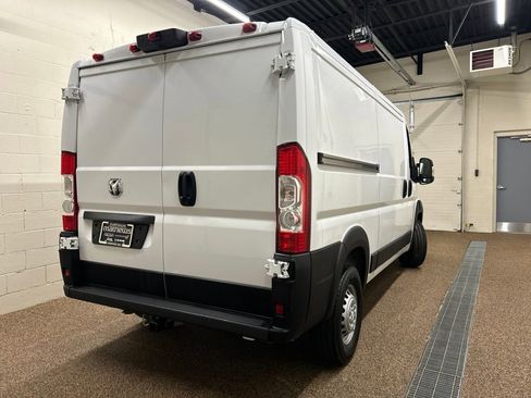 Used 2025 RAM ProMaster 2500 w/ Convenience Group FWD image 2