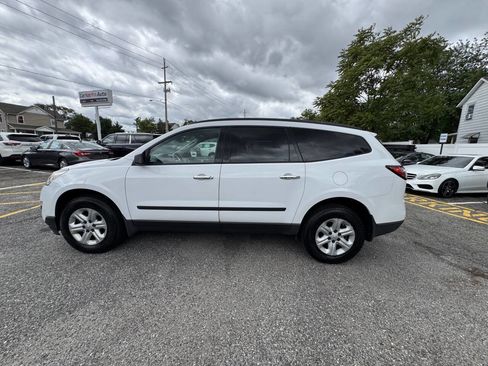 Used 2017 Chevrolet Traverse LS image 28