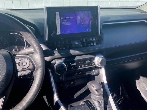 Used 2024 Toyota RAV4 LE image 7