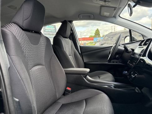 Used 2018 Toyota Prius Two w/ Prius Two Safety Plus Package FWD image 18