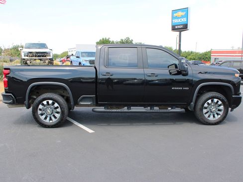 Used 2025 Chevrolet Silverado 2500 Custom w/ Custom Value Package AWD/4WD image 9