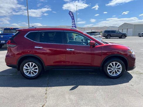 Used 2018 Nissan Rogue SV AWD/4WD image 5