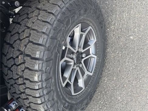 New 2025 Jeep Gladiator Mojave image 11