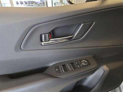 Used 2025 Toyota Prius Plug-In Hybrid image 13