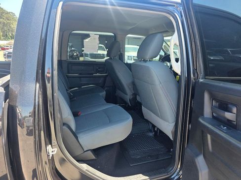 Used 2018 RAM 1500 Express w/ Express Value Package RWD image 11
