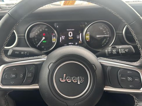 Used 2023 Jeep Wrangler Unlimited Sahara w/ Cold Weather Group AWD/4WD image 27