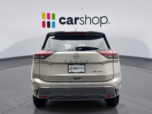 Used 2024 Nissan Rogue SL image 4