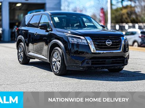 Used 2024 Nissan Pathfinder SV image 5