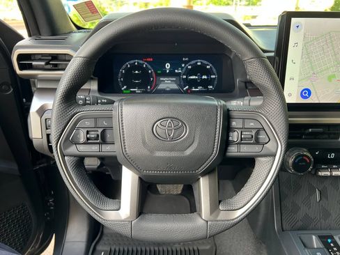 Used 2026 Toyota Tacoma TRD Off-Road AWD/4WD image 17