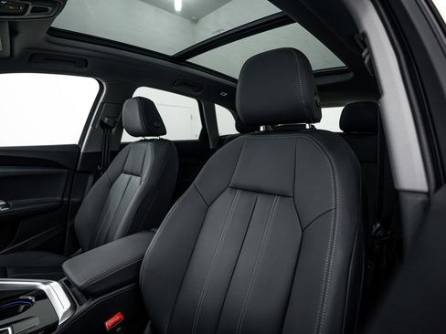 Used 2025 Audi Q5 Premium w/ Premium Plus AWD/4WD image 16
