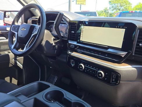 Certified 2023 Chevrolet Silverado 1500 LT AWD/4WD image 16