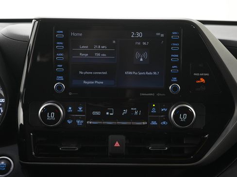 Used 2021 Toyota Highlander LE AWD/4WD image 19