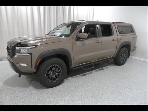 Used 2023 Nissan Frontier PRO-4X w/ Pro-4X Premium Package AWD/4WD image 3