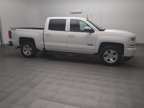 Used 2018 Chevrolet Silverado 1500 LT w/ Texas Edition AWD/4WD image 11