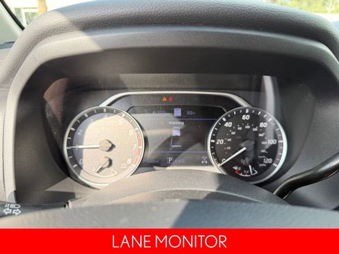 Used 2021 Nissan Titan SV w/ SV Convenience Package image 11