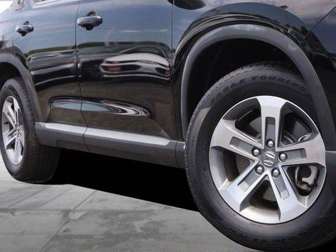 Used 2025 Honda Pilot EX-L image 3