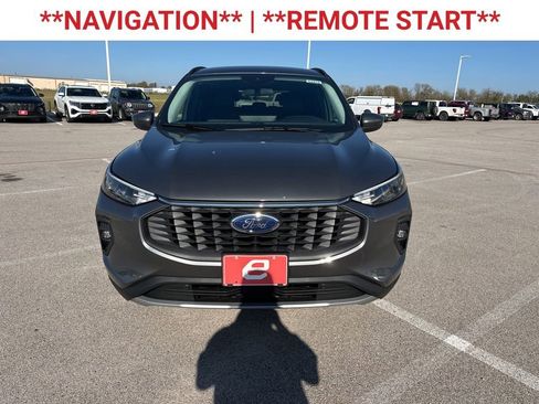 New 2026 Ford Escape SE image 2