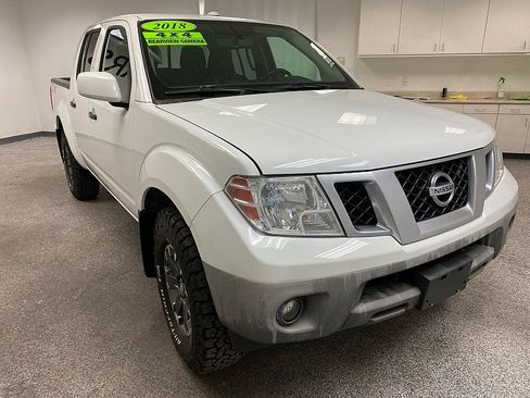 Used 2018 Nissan Frontier PRO-4X image 3