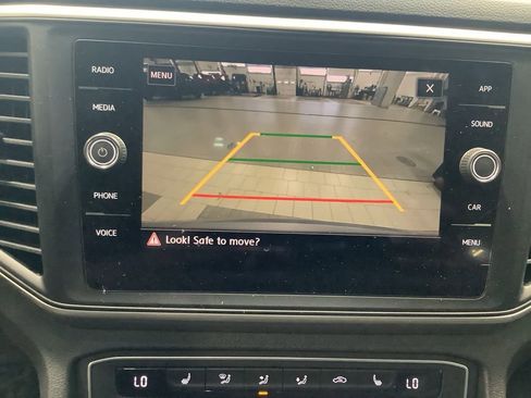 Used 2021 Volkswagen Atlas SE w/ Panoramic Sunroof Package image 14