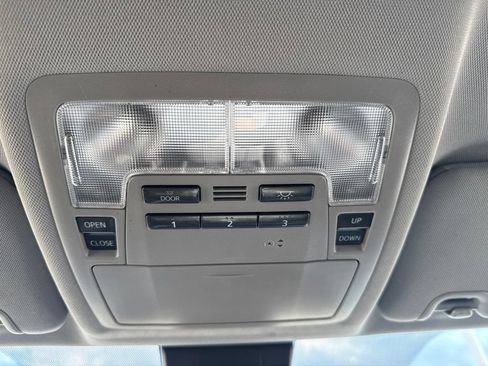 Used 2018 Toyota Highlander XLE AWD/4WD image 17