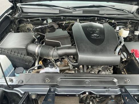 Used 2023 Toyota Tacoma TRD Sport image 29