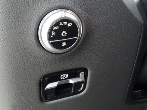 Used 2024 Mercedes-Benz GLC 300 image 19