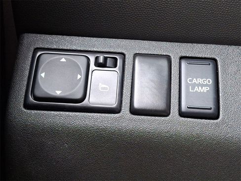 Used 2017 Nissan Frontier SV image 21