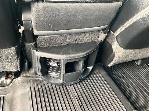 Used 2022 RAM 2500 Tradesman w/ Chrome Appearance Group AWD/4WD image 32