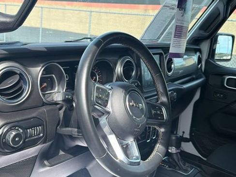 Used 2019 Jeep Wrangler Unlimited Sahara AWD/4WD image 10