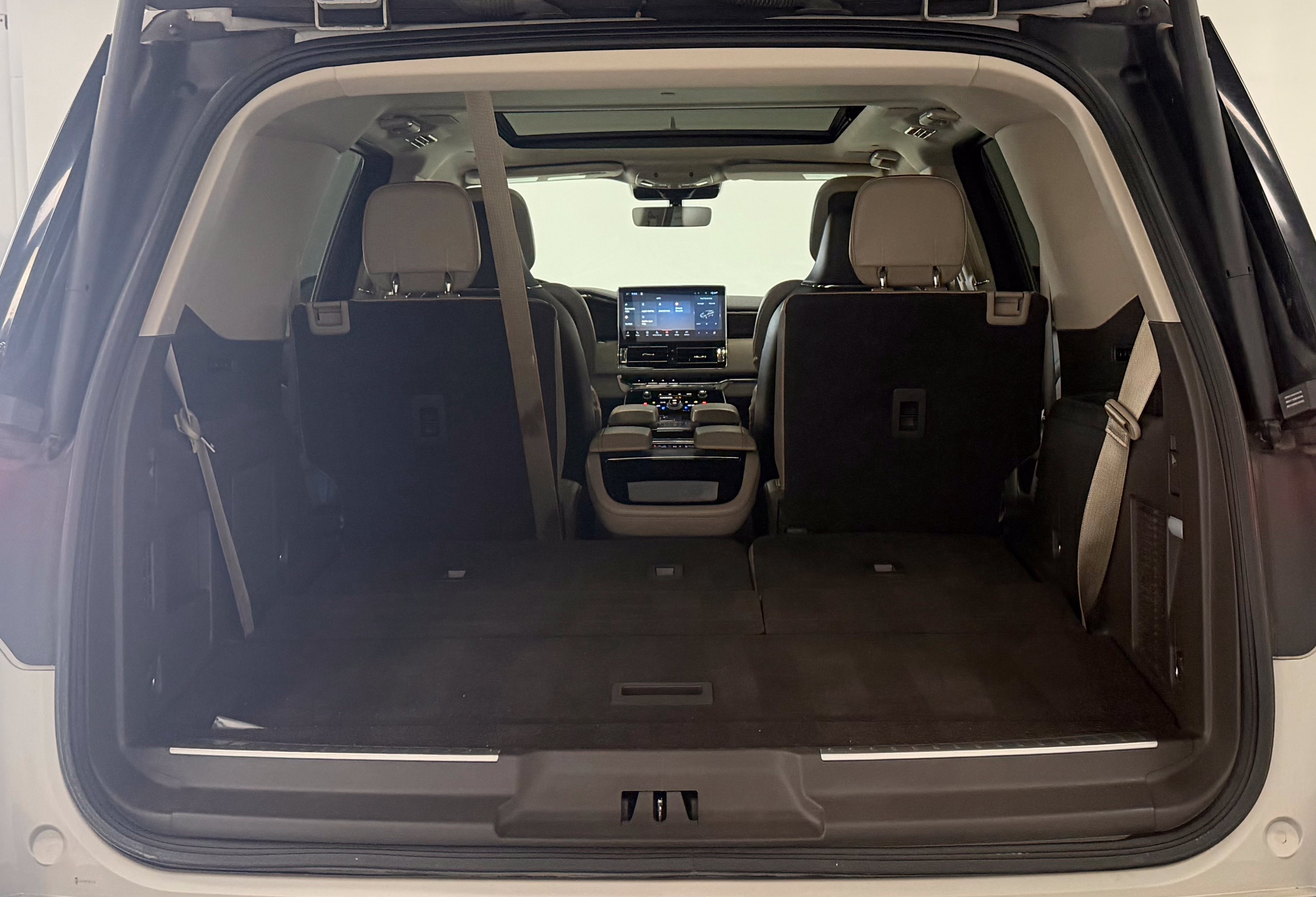 Used 2023 Lincoln Navigator Reserve AWD/4WD image 30