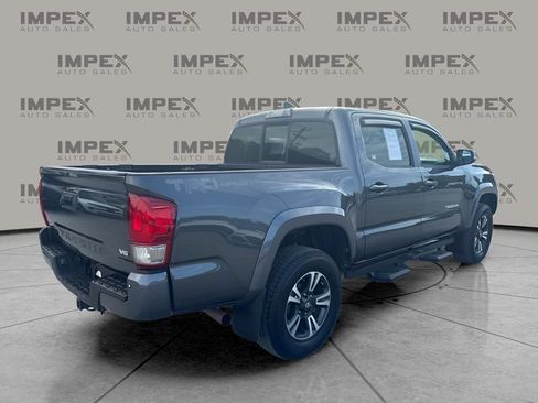 Used 2016 Toyota Tacoma SR5 RWD image 3