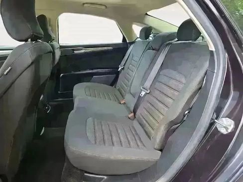 Used 2019 Ford Fusion SE image 13