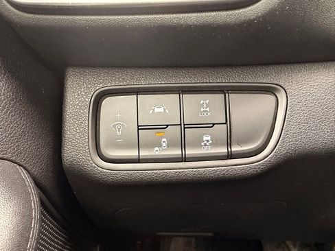 Used 2019 Hyundai Santa Fe SE AWD/4WD image 21