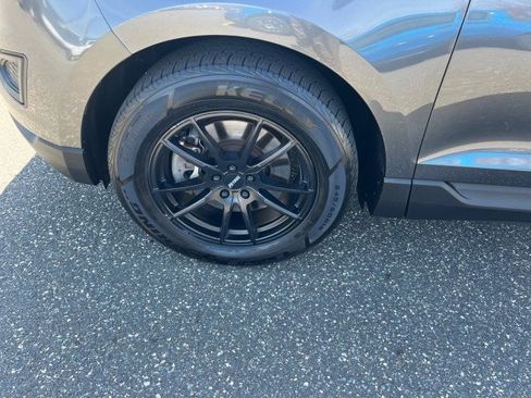 Used 2015 Ford Edge SE image 23