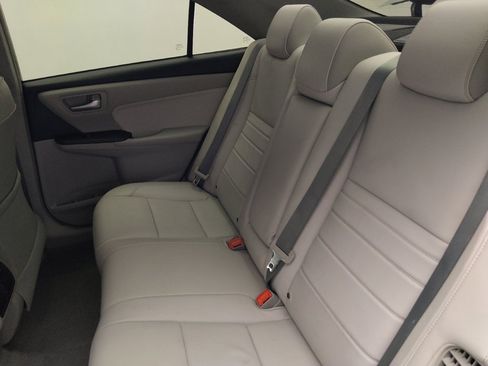Used 2015 Toyota Camry XLE w/ Moonroof Package FWD image 18