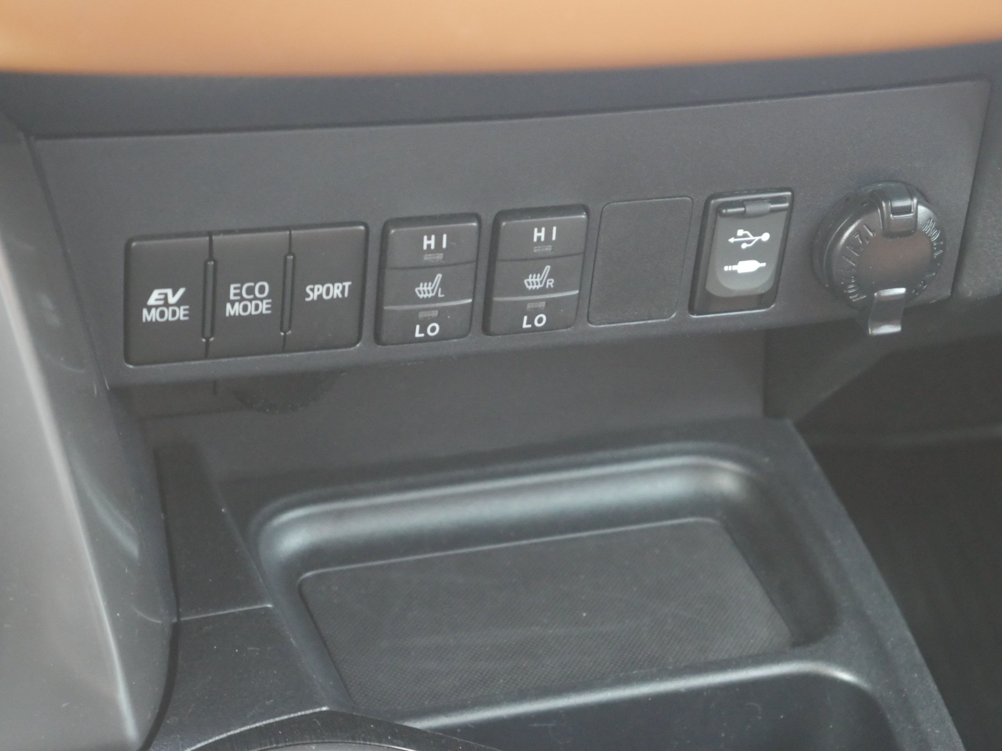 Used 2017 Toyota RAV4 Limited w/ Advanced Technology Package AWD/4WD image 15