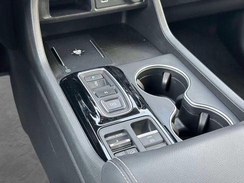 Used 2025 Honda Pilot Elite image 21