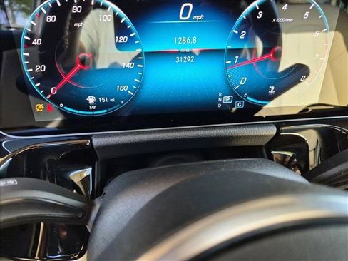 Used 2021 Mercedes-Benz GLA 250 4MATIC image 11