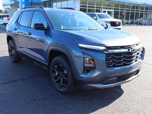 New 2027 Chevrolet Equinox LT w/ Convenience Package II FWD image 2